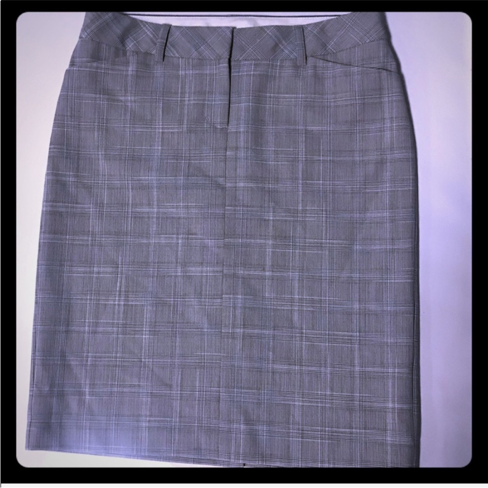 ⭐️ 2 for $15. Express Chic Gray Plaid Skirt